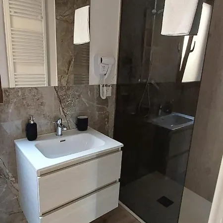 Hotel apartamentowy Garibaldi Grotte (Sicily)